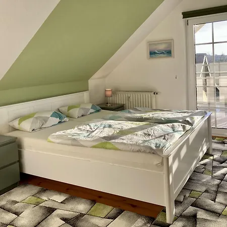 Viel Und Idyllische Umgebung - Honigtopf Maerchenwald * Sagard