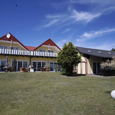 Viel Und Idyllische Umgebung - Honigtopf Maerchenwald Sagard